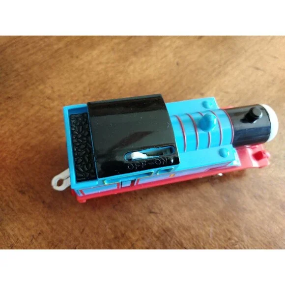 Thomas & Friends Trackmaster Hit Motorized The Tank Engine 2006 Works - Picture 7 of 10